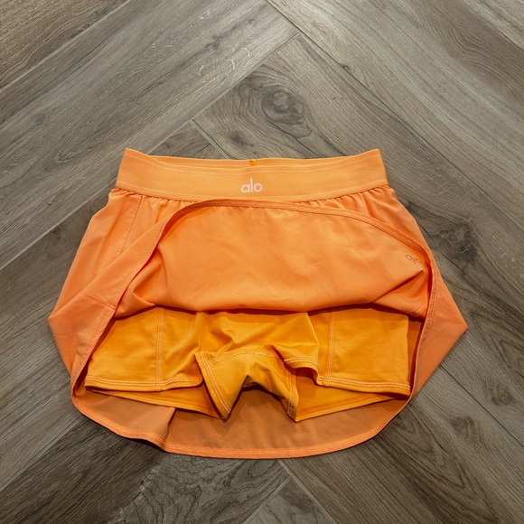 ALO Yoga Vibrant Orange Mini Skirt - Picture 3 of 4